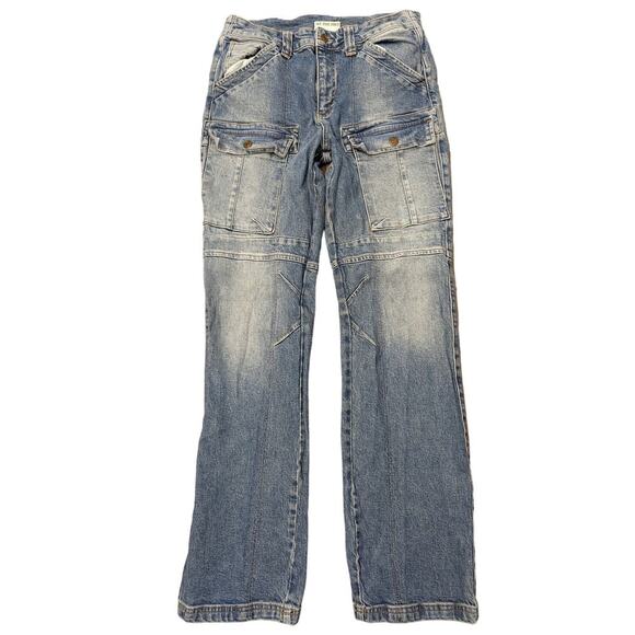WE THE FREE Dreammaker Mid Rise Bootcut Cargo Faded Light Wash Size 30 Jeans - Picture 1 of 7